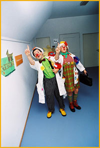 Foto von zwei KlinikClowns