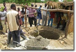 Konstruktion eines Brunnens in Burkina Faso