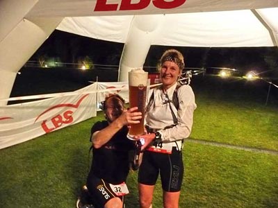 Bild von Astrid und Stefan Pallhorn - Erfolg feiern mit alkoholfreiem Weißbier am 25.06.2011 beim Fidelitas-Nachtlauf